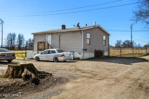 100 Gordon Ln Property Photo 25