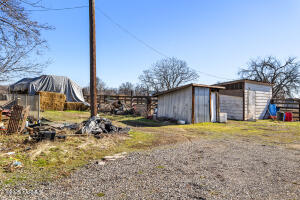 100 Gordon Ln Property Photo 30