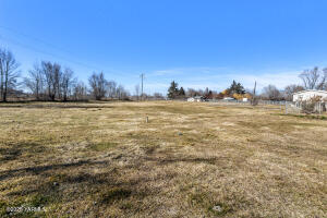 100 Gordon Ln Property Photo 37