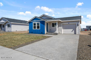 302 Aspen St Property Photo 1