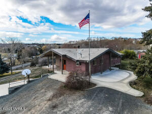 243 Collins Rd Property Photo