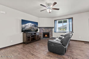 2109 Ruby Way Property Photo 5
