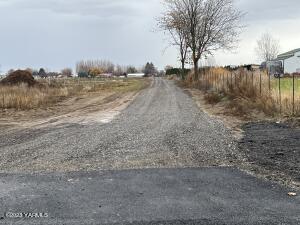 11823 Hicks Rd Property Photo