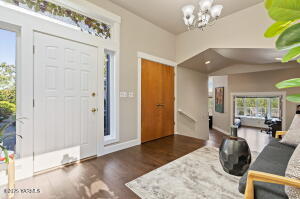 5404 Collins Rd Property Photo 10