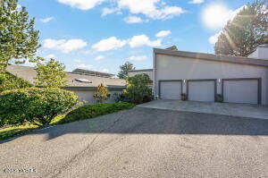 5404 Collins Rd Property Photo 11