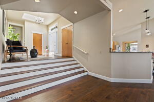 5404 Collins Rd Property Photo 13