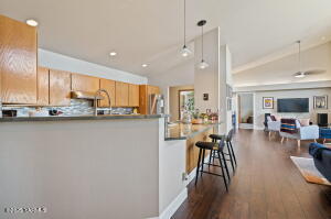 5404 Collins Rd Property Photo 19