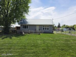 8812 Ahtanum Rd Property Photo