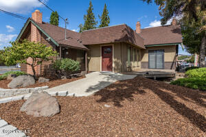 408 1st St Property Photo