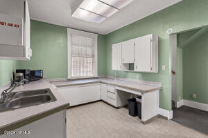 408 1st St Property Photo 11