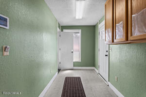408 1st St Property Photo 12