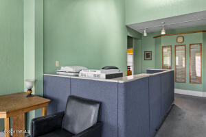 408 1st St Property Photo 19