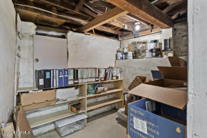 408 1st St Property Photo 32