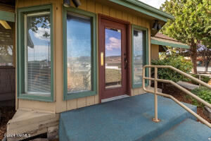 408 1st St Property Photo 33