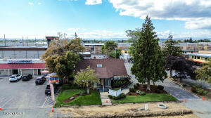 408 1st St Property Photo 35
