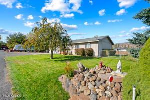 402 Orchard Ln Property Photo 1