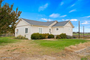 961 Lucy Ln Property Photo 3