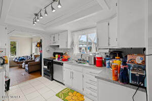961 Lucy Ln Property Photo 7
