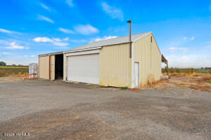 Nka Lucy Ln Property Photo 9