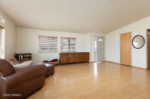 3203 101st Ave Property Photo 5