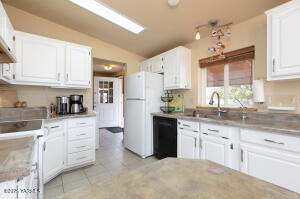 3203 101st Ave Property Photo 8