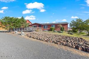 761 Point Dr Property Photo 1