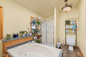 761 Point Dr Property Photo 13