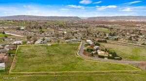 Nka Hillcrest Dr Property Photo 8