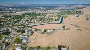 Nka Hillcrest Dr Property Photo 10