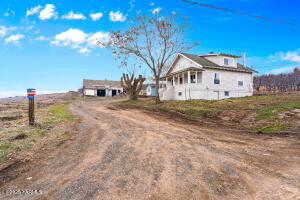 1555 Tieton Rd Property Photo 1