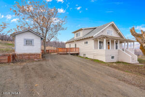 1555 Tieton Rd Property Photo 4