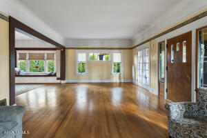 2215 Summitview Ave Property Photo 7