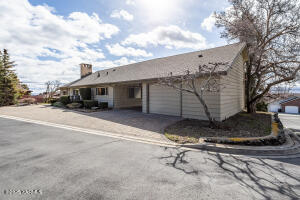 6001 Englewood Ave Property Photo 6