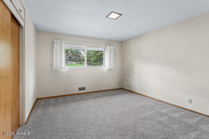 6001 Englewood Ave Property Photo 33