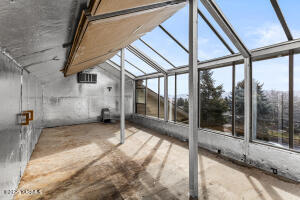 6001 Englewood Ave Property Photo 53