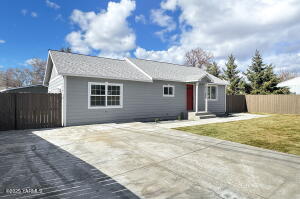 1170 Wenas Rd Property Photo 2