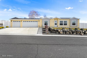 200 Bridle Way Property Photo
