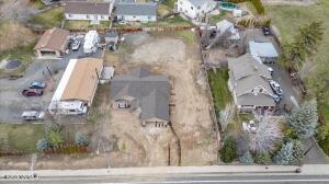 8905 Tieton Dr Property Photo 2
