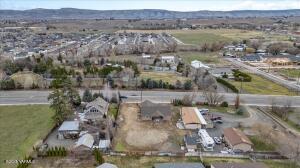 8905 Tieton Dr Property Photo 4