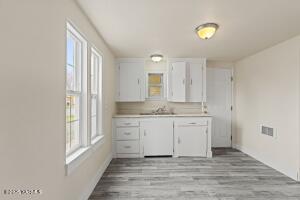 1015 8th Ave Property Photo 10