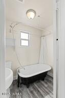 1015 8th Ave Property Photo 16
