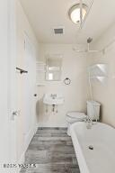 1015 8th Ave Property Photo 17