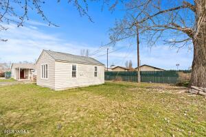 1015 8th Ave Property Photo 19