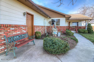 360 Orchardvale Rd Property Photo 2