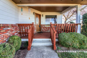 360 Orchardvale Rd Property Photo 3