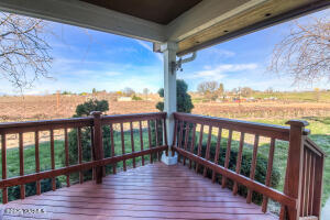 360 Orchardvale Rd Property Photo 5