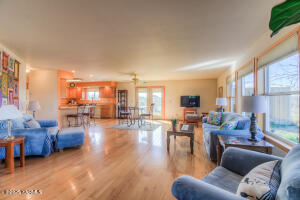 360 Orchardvale Rd Property Photo 9