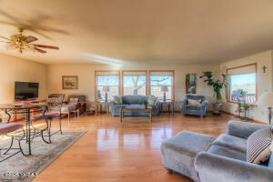 360 Orchardvale Rd Property Photo 11