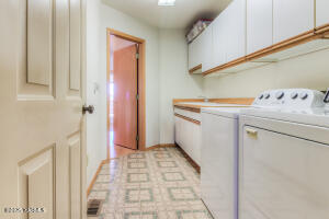 360 Orchardvale Rd Property Photo 34