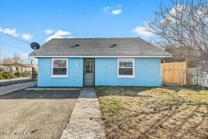 1208 Alder St Property Photo 2